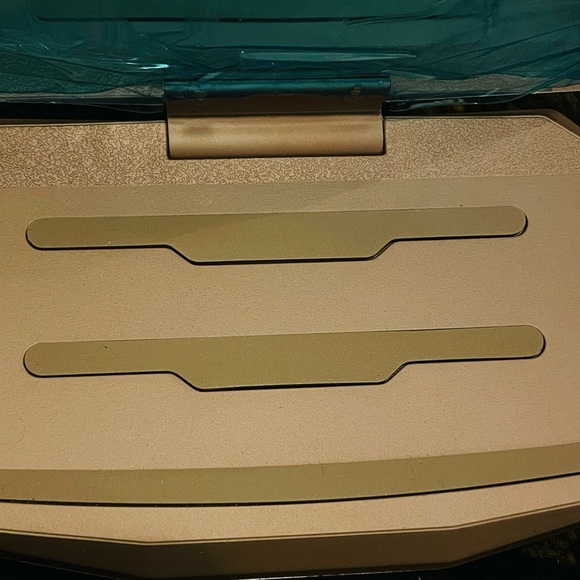 HUD Mobile Navigation Display With Silicone Anti Slip Mat - Picture 4 of 5